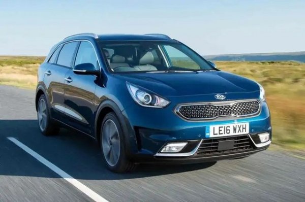 Хибридната Kia Niro може да изглежда като скучна кола, но този кросоувър се оказа много надежден. Всички собственици на модела заявяват, че не са се сблъсквали с повреди през последните 2 години. В рейтинга се говори за традиционната хибридна версия, а не за по-късната plug-in хибридна.
Рейтинг на надеждност 100%
